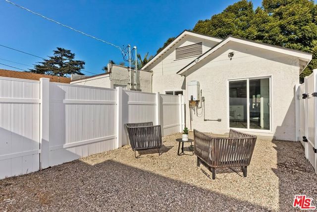 2616 W 73rd Street, Los Angeles, CA 90043