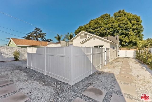 2616 W 73rd Street, Los Angeles, CA 90043