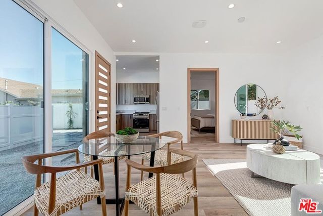 2616 W 73rd Street, Los Angeles, CA 90043