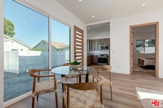 2616 W 73rd Street, Los Angeles, CA 90043