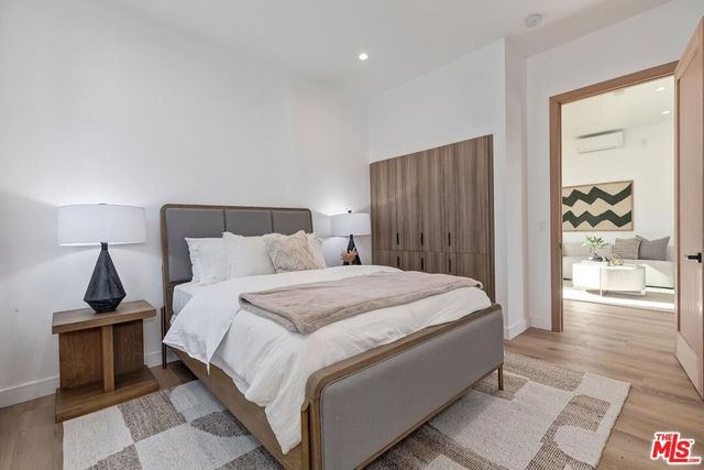 2616 W 73rd Street, Los Angeles, CA 90043