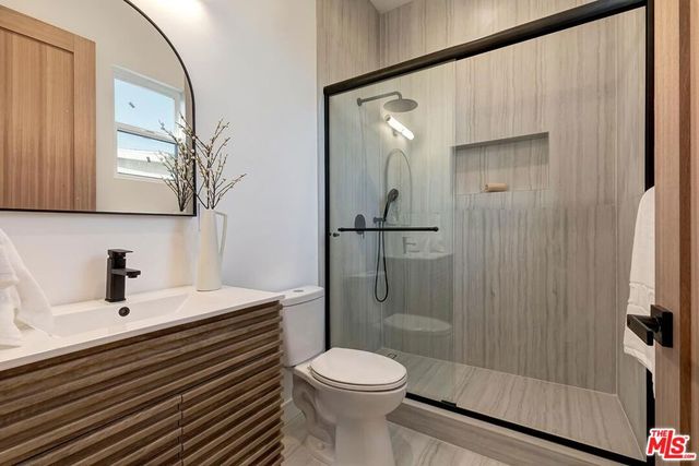 2616 W 73rd Street, Los Angeles, CA 90043