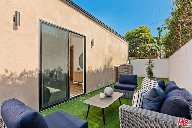 2616 W 73rd Street, Los Angeles, CA 90043