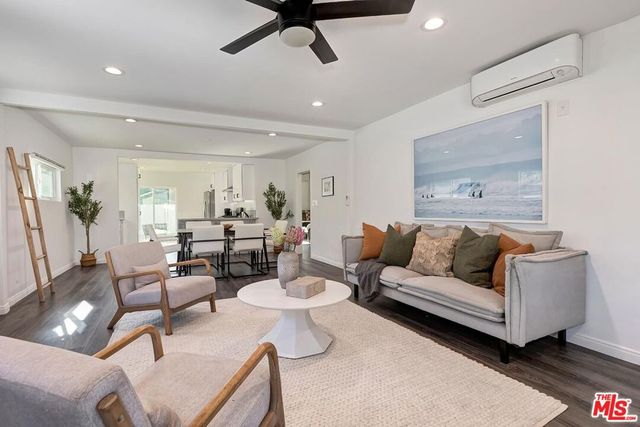 2616 W 73rd Street, Los Angeles, CA 90043