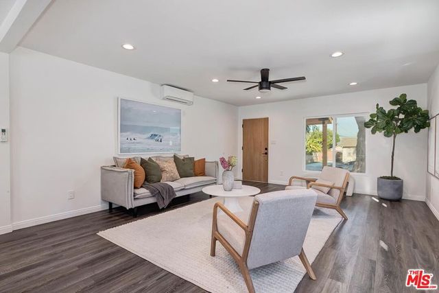 2616 W 73rd Street, Los Angeles, CA 90043