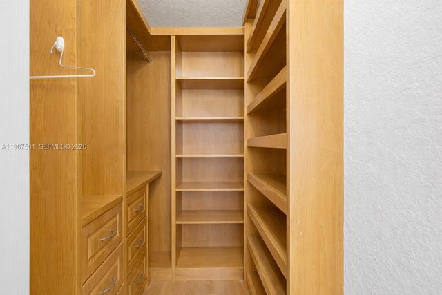 5725 NW 114th Path 114, Doral, FL 33178