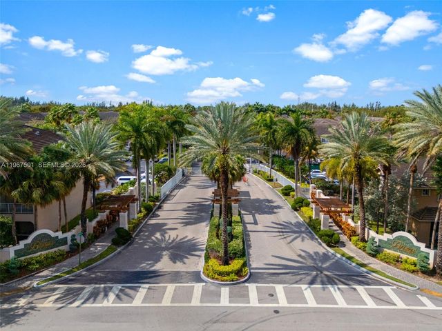 5725 NW 114th Path 114, Doral, FL 33178