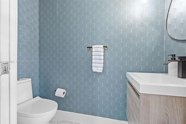 5725 NW 114th Path 114, Doral, FL 33178