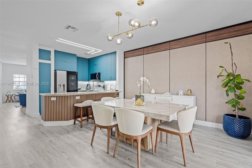 5725 NW 114th Path 114, Doral, FL 33178