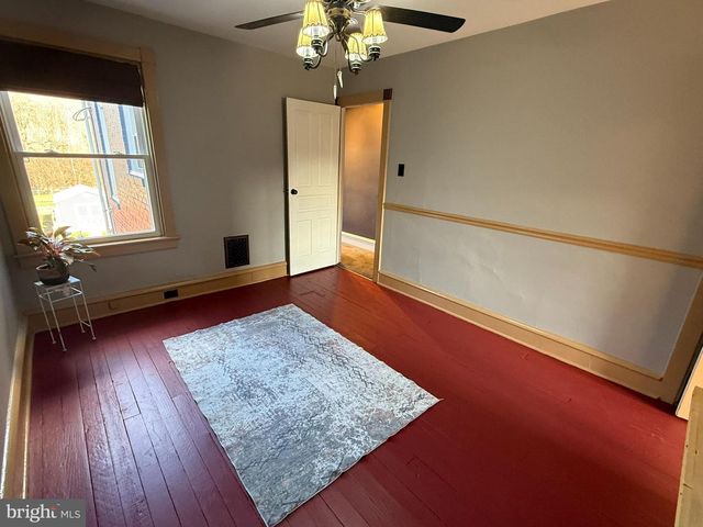 355 HAZEL ST, Reading, PA 19611