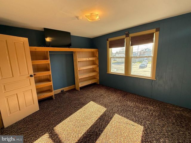 355 HAZEL ST, Reading, PA 19611