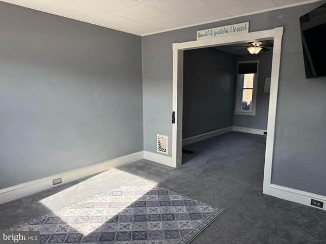 355 HAZEL ST, Reading, PA 19611