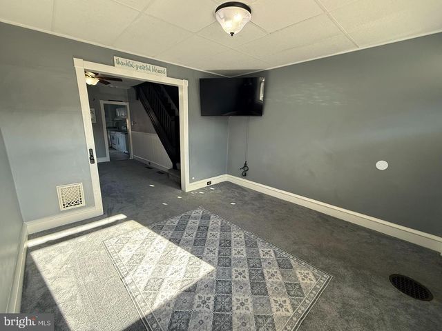 355 HAZEL ST, Reading, PA 19611