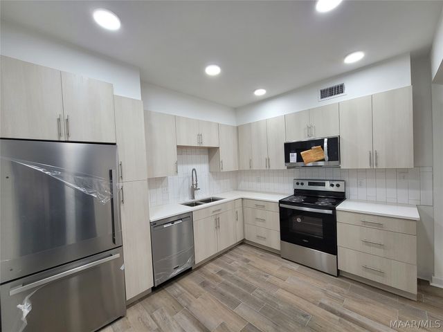 1524 B Madison Avenue, Montgomery, AL 36107