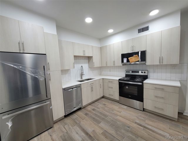 1524 B Madison Avenue, Montgomery, AL 36107
