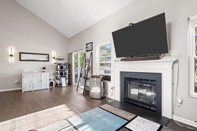 409 Lockmead Drive, Pataskala, OH 43062