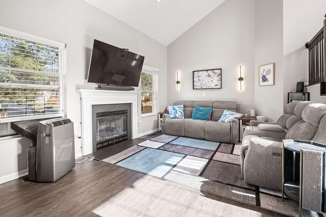 409 Lockmead Drive, Pataskala, OH 43062