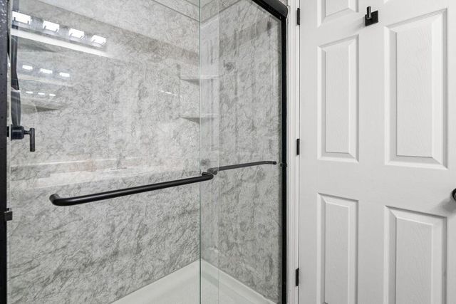 409 Lockmead Drive, Pataskala, OH 43062