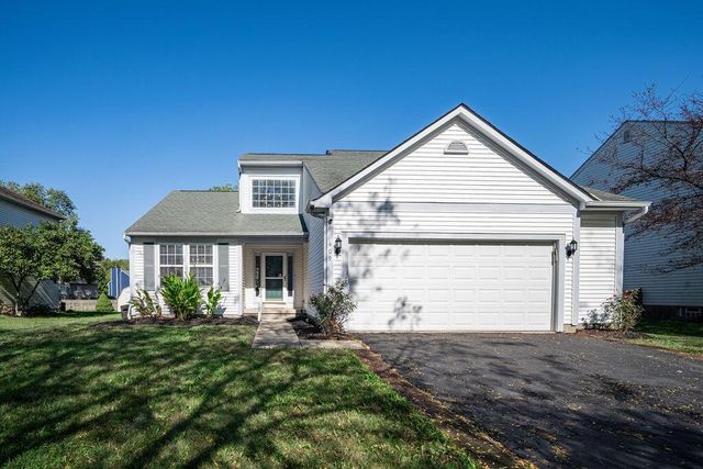 409 Lockmead Drive, Pataskala, OH 43062