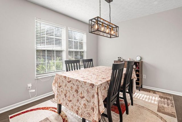 409 Lockmead Drive, Pataskala, OH 43062