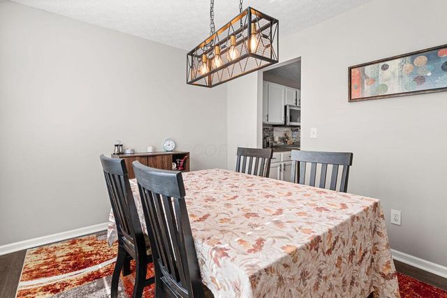 409 Lockmead Drive, Pataskala, OH 43062