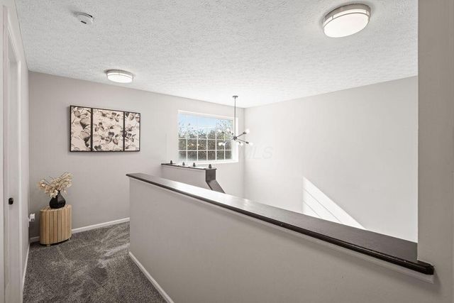 409 Lockmead Drive, Pataskala, OH 43062