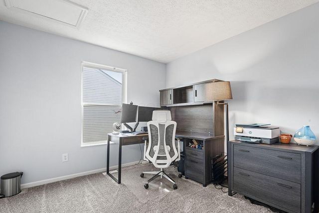 409 Lockmead Drive, Pataskala, OH 43062