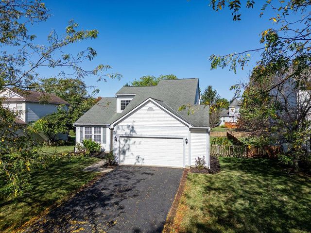 409 Lockmead Drive, Pataskala, OH 43062