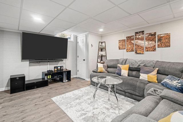 409 Lockmead Drive, Pataskala, OH 43062