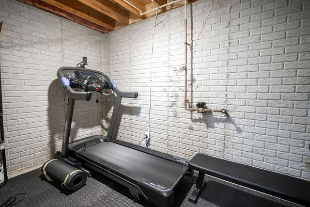 409 Lockmead Drive, Pataskala, OH 43062