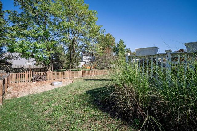 409 Lockmead Drive, Pataskala, OH 43062