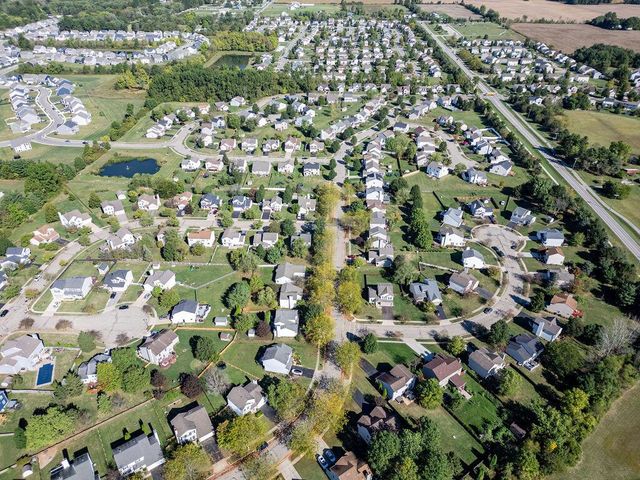 409 Lockmead Drive, Pataskala, OH 43062