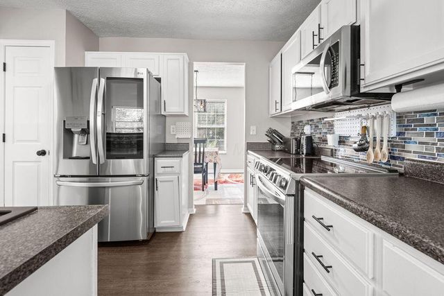 409 Lockmead Drive, Pataskala, OH 43062