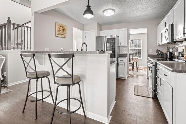 409 Lockmead Drive, Pataskala, OH 43062