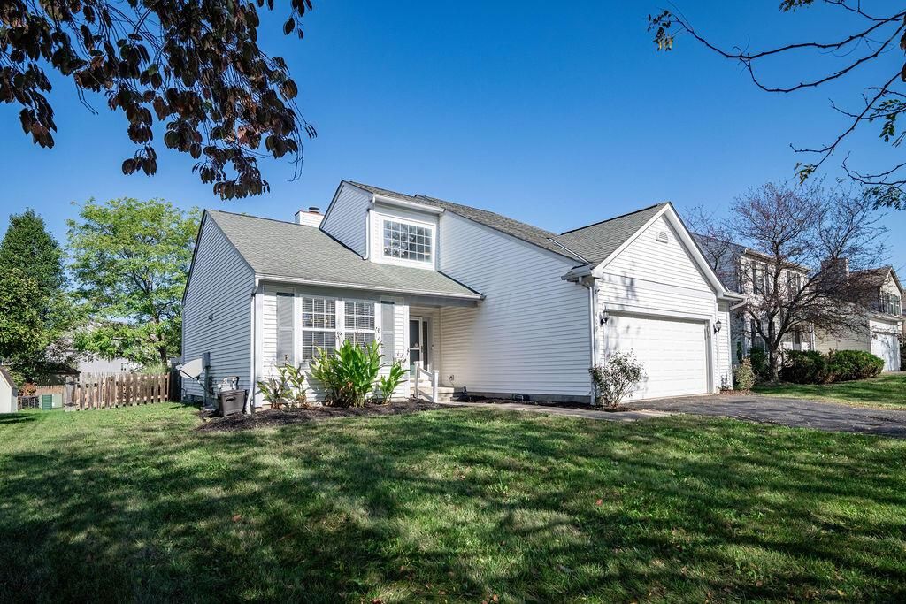 409 Lockmead Drive, Pataskala, OH 43062