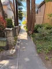 28065 Peninsula, Lake Arrowhead, CA 92352