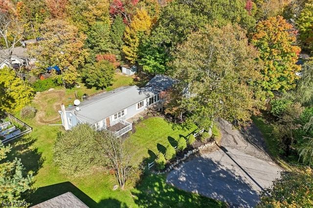 8 Summit Rd, Hardyston Twp., NJ 07460