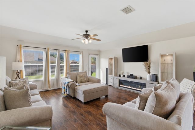 301 Long Prairie Drive, Forney, TX 75126