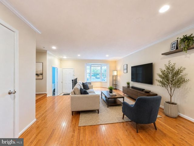 6955 AQUAMARINE CT, Capitol Heights, MD 20743