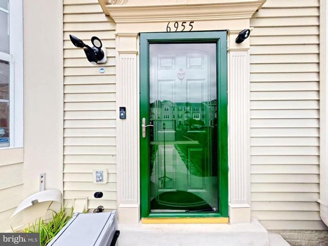 6955 AQUAMARINE CT, Capitol Heights, MD 20743