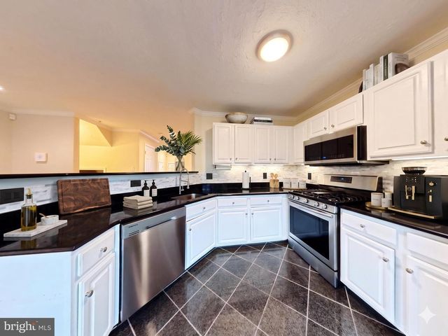 6955 AQUAMARINE CT, Capitol Heights, MD 20743