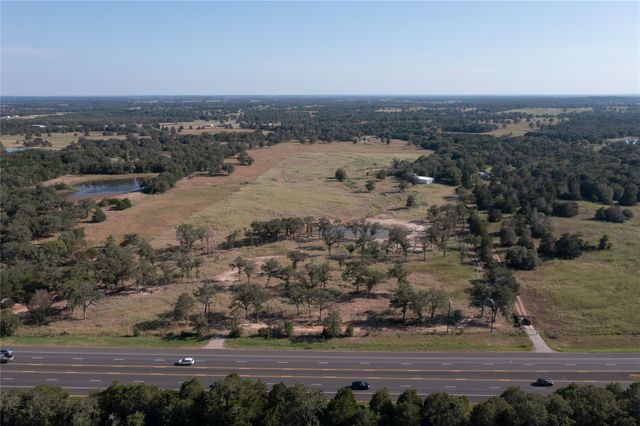 2819 W Highway 290, Giddings, TX 78942