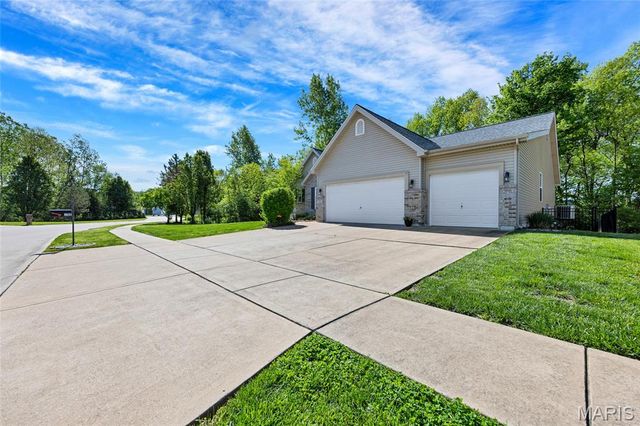 1708 Westlake Court, Pacific, MO 63069