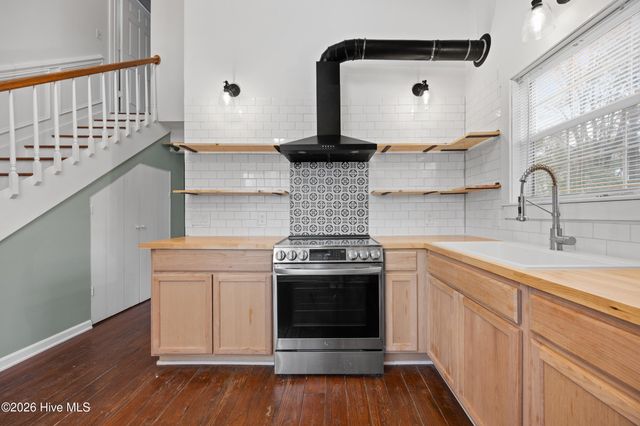 133 New Bern Street, Wilmington, NC 28403