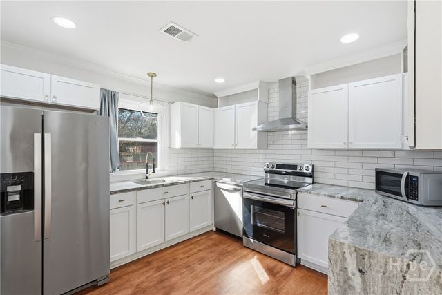 425 Columbus Drive, Savannah, GA 31405