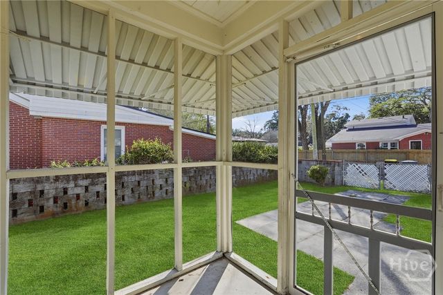 425 Columbus Drive, Savannah, GA 31405