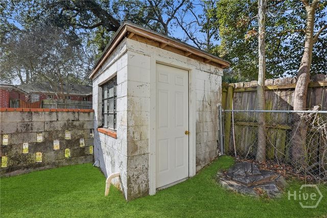 425 Columbus Drive, Savannah, GA 31405