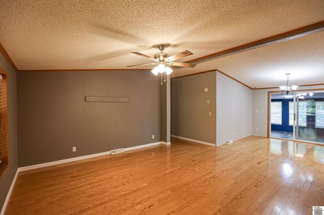 4256 Barge Island Rd., Benton, KY 42025