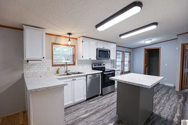 4256 Barge Island Rd., Benton, KY 42025