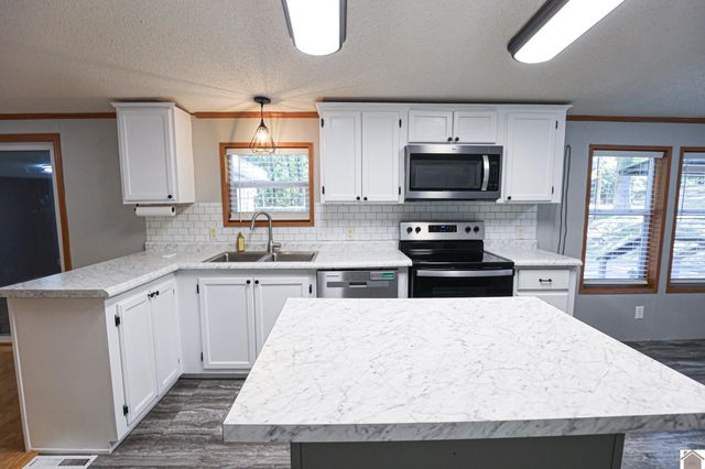 4256 Barge Island Rd., Benton, KY 42025